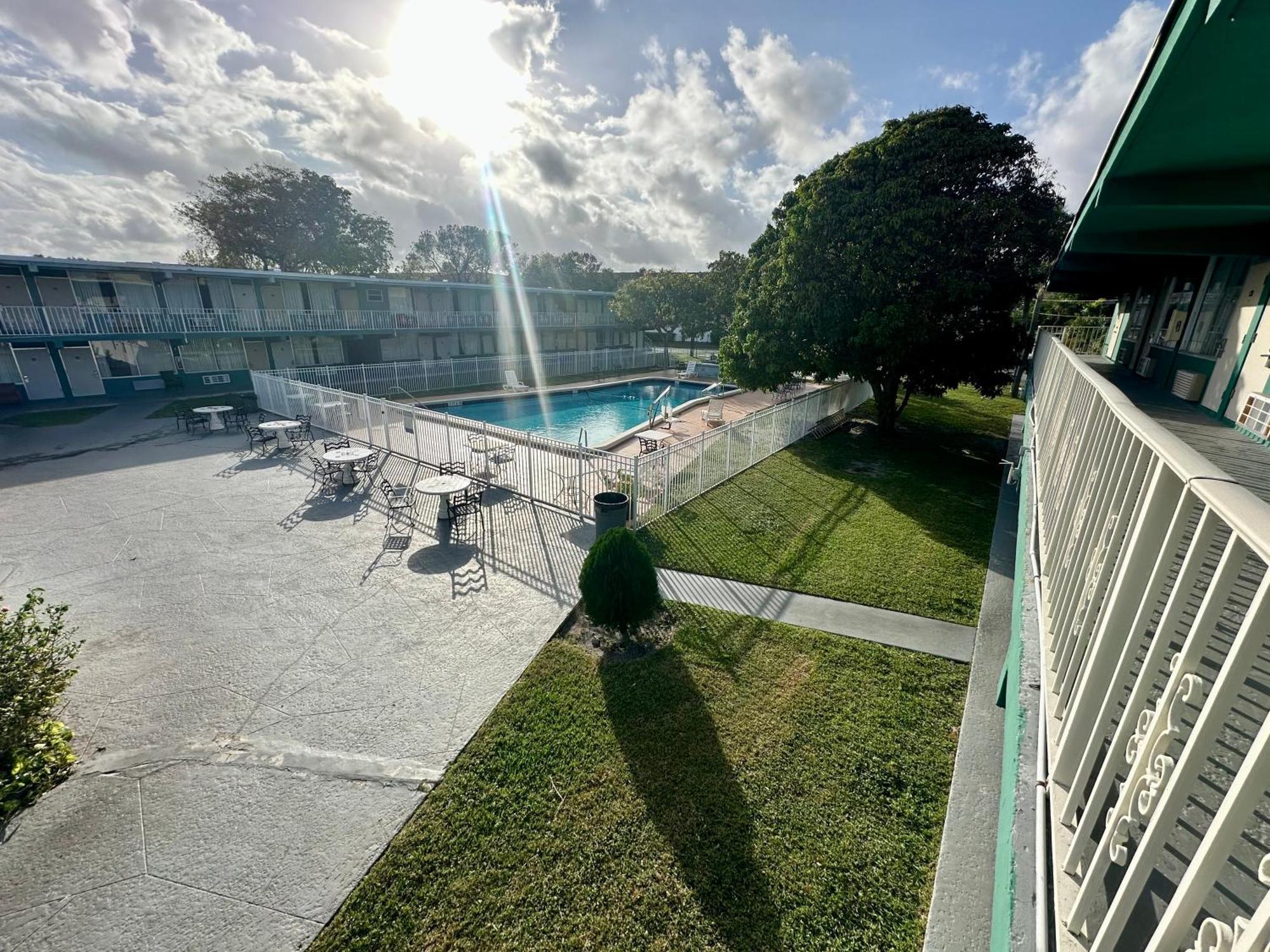 Boca Inn Boca Raton Dış mekan fotoğraf